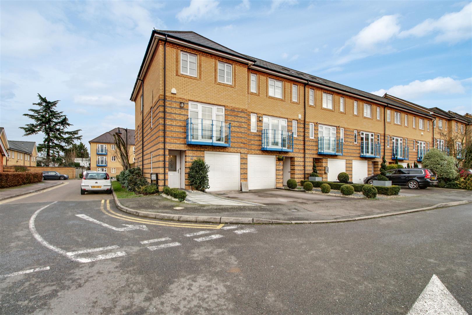 Newland Gardens, Hertford Lanes Estate Agents